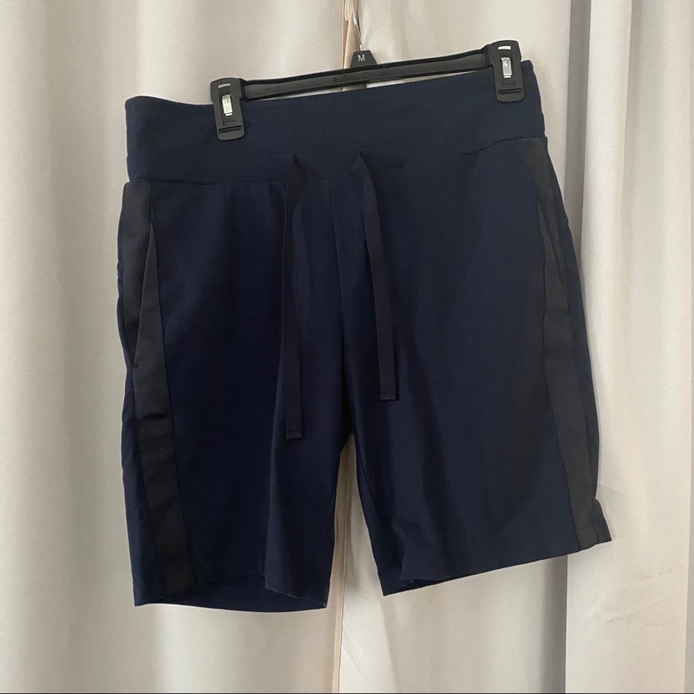Athleta Navy Blue Comfy Bermuda’s